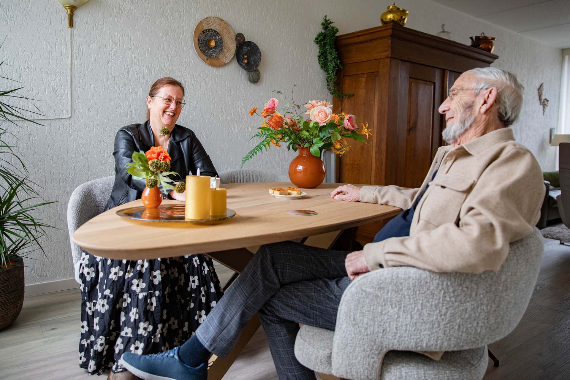 Hoe verpleegkundige Aafje het vertrouwen van haar wijk wint